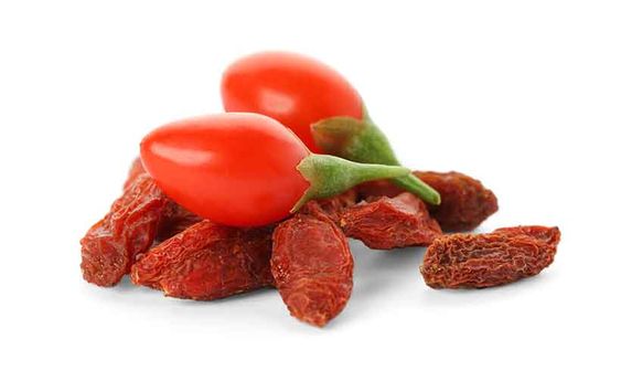 fresh and dried goji berries