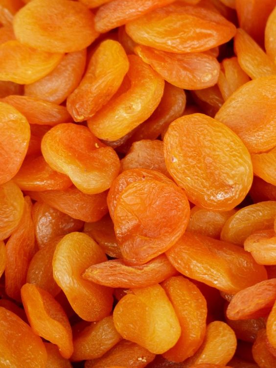 bunch of dried apricot with rich in nutrient for health