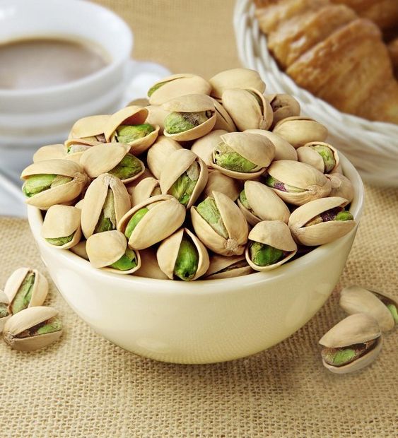 pistachios high in mineral to promote muscle mass and strength