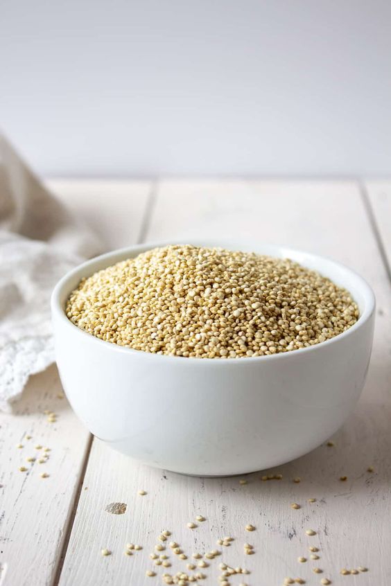 men should consume quinoa that is good for enhancing their muscle health 